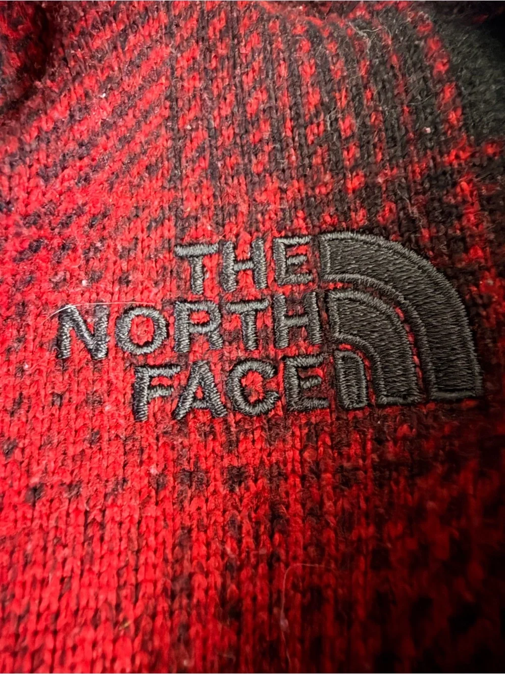 The North Face Gordon Lyons Novelty 1/4 Zip Plaid Fleece Pullover Red Black